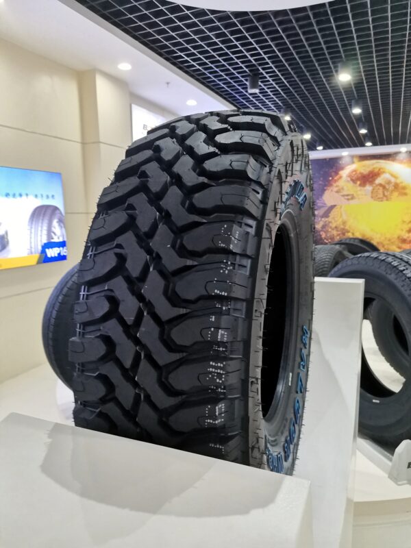 Hot sale popular 31 x 10.5 r15 mud tire pcr tyre - Image 2