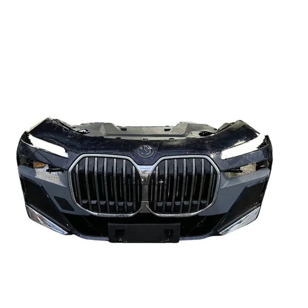 Suitable for the latest For BMW 7 Series G70 front bumper radiator plastic body kit car parts old and new condition - Image 4