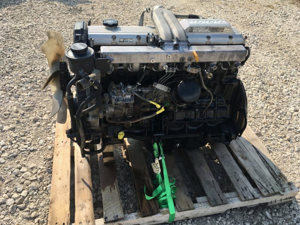 1HZ Engine 80 Series Land Cruiser Diesel Engine with Gearbox Transfercase Motor Pump Bearing 120HP Low Maintenance Cost